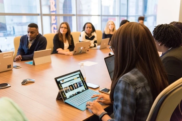 Stay Compliant: How Employee Crossings Ensures Legal and Ethical Background Screening