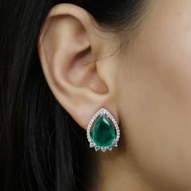 Green Earrings: Being The Best For All Occasions