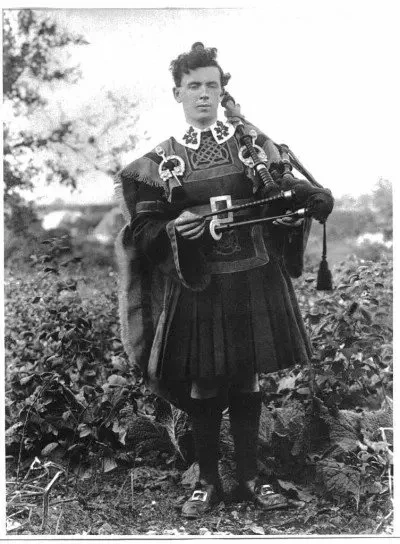 Honoring Loved Ones with the Best Scottish Bagpipes for Funerals: A Timeless Tribute