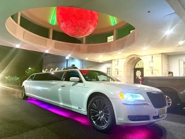 Are Luxury Shuttles Worth It For A Crossed Keys Estate Wedding Shuttles?