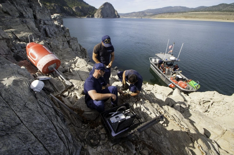 WHAT EQUIPMENT DO YOU NEED FOR FISHING IN THE RIVER/LAKE