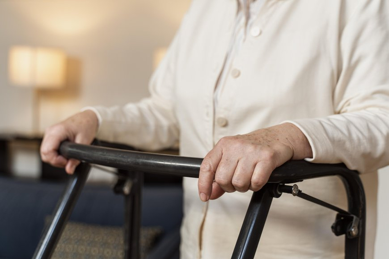 Enhancing Safety and Independence: The Essentiality of Grab Bars in Canada