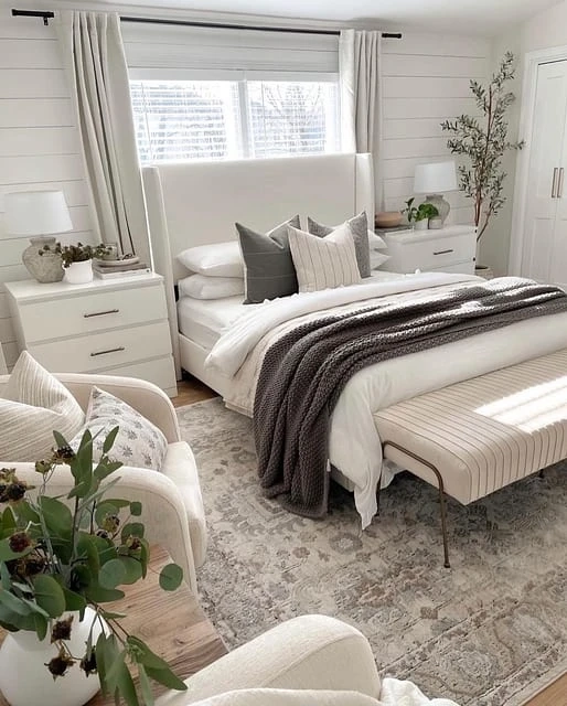 Decorating with Throw Pillows – Ideas and Recommendations Keeping a variety of pillow covers standing by gives you an easy way out for refreshing and switching up your decor seasonally. The good news is, vintage throw pillow covers aren’t only decorative,