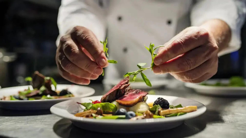 Hire a Private Chef in St. Tropez for Your Next Luxury Escape