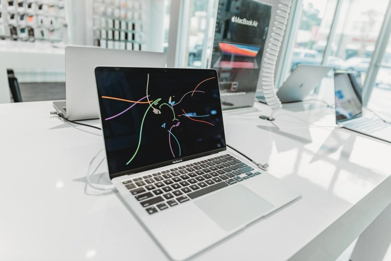 Can’t Decide Which MacBook to Get? Here Are 3 Things to Consider