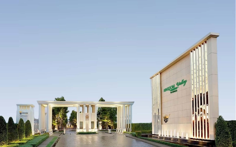 Who is owner of Kingdom Valley Islamabad?