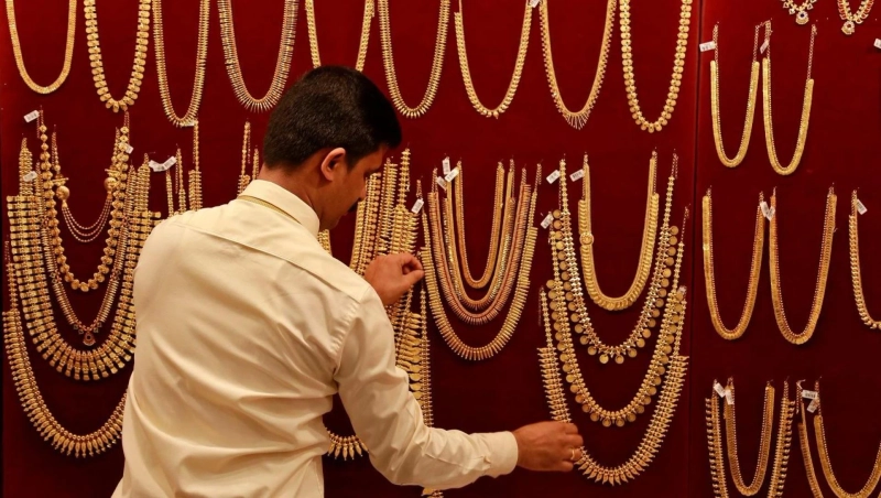 EFFICIENT WAY TO REPAY GOLD LOAN TO MOVE OUT OF DEBT TRAP