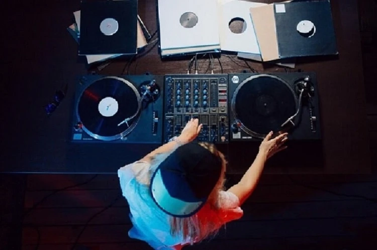 How to Create the Ultimate DJ Wedding Checklist: A Step-by-Step Guide