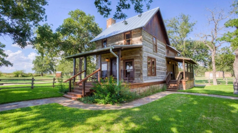 What It Takes to Own a Cabin-Style B\&B in Fredericksburg