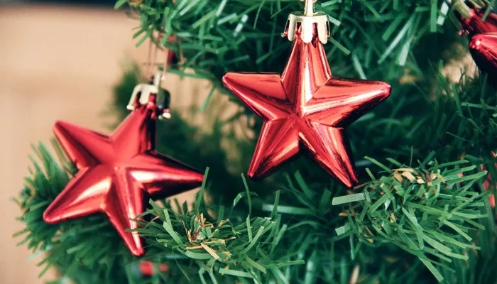 104 Christmas Star Jokes That Twinkle with Laughter