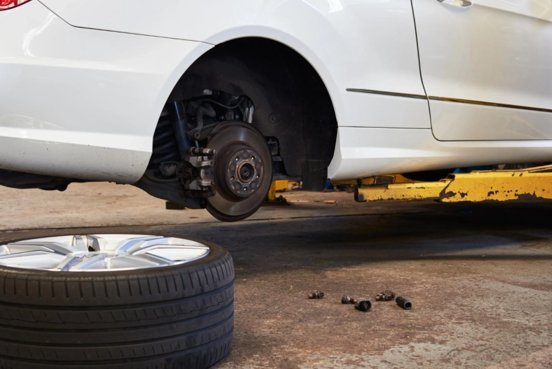 What Causes Tyre Punctures? Reasons Behind Flat Tyres