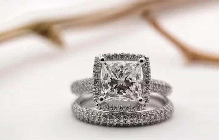 Distinctive Love: Unveiling the Elegance of Custom Engagement Rings in Vancouver