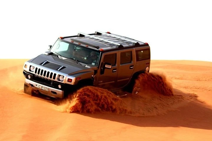 Clothing & Accessories Considerations for Hummer Desert Safari Dubai