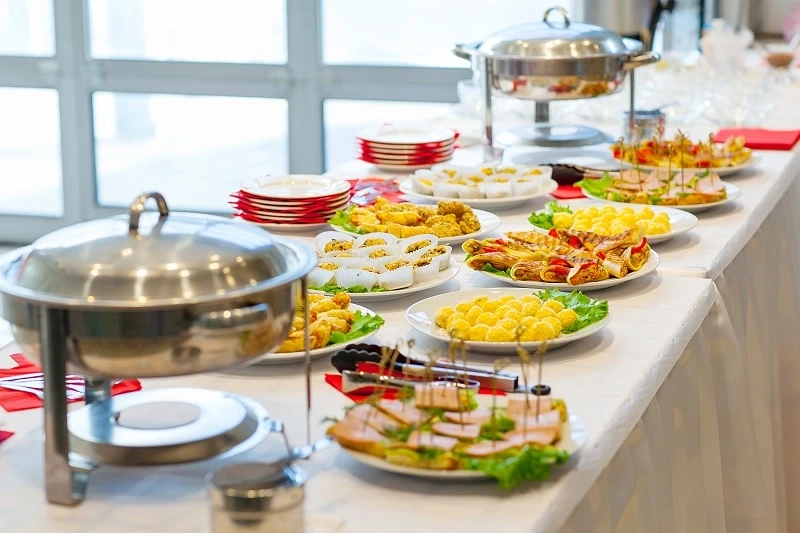 4 Advantages of Availing Buffet Catering Services for Your Wedding