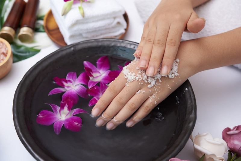 Transform Your Look with a Manicure in Karve Nagar