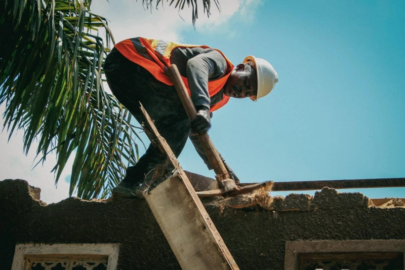 How Can A Fast Roof Leak Repair Brooklyn Call Save Your Entire Building?