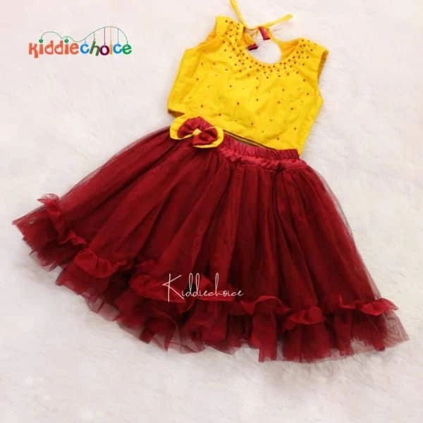 How To Select The Stylish Skirt & Top For Your Baby Girl?