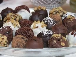 Cannabutter-Infused Chocolates: A Delicious Cannabis-Enhanced Edible