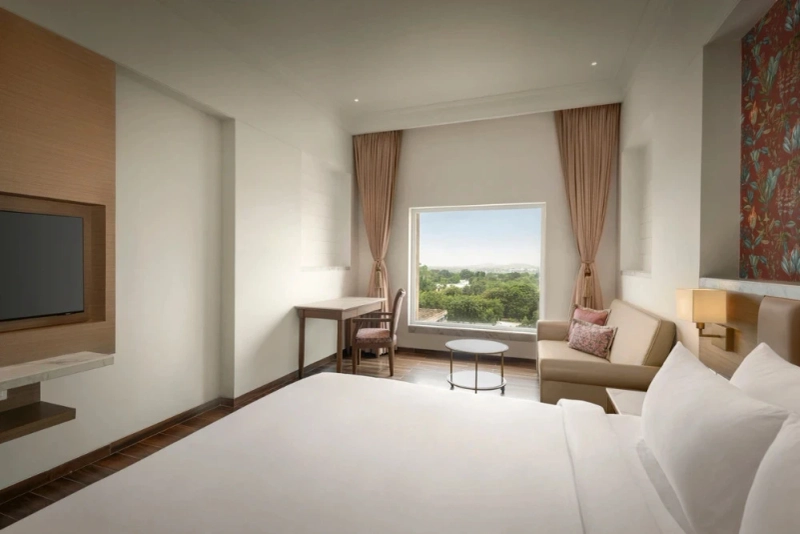 Smart Ways to Save Money on Accommodation Without Sacrificing Comfort or Safety