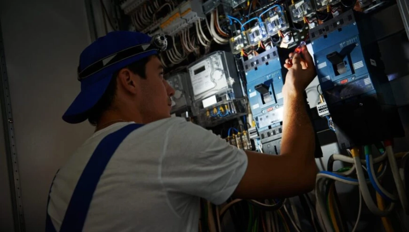 Smoke Alarm Installation for Safer Homes and Full Compliance