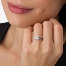 The Process Of Customizing An Engagement Ring