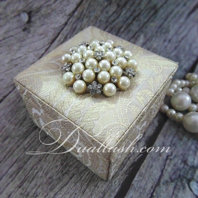 Wedding Invitation Boxes & Silk Invitation Boxes Are the NEW Trend