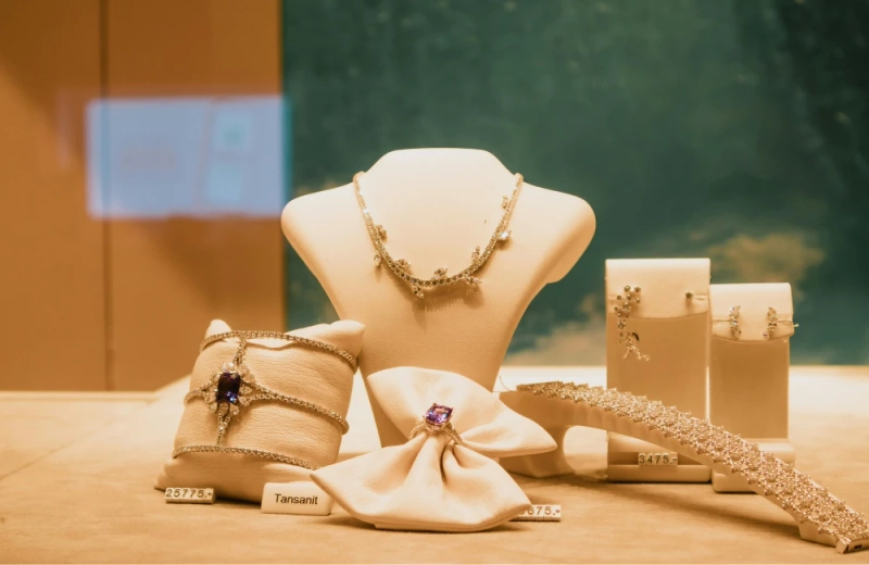 The Psychology of Jewelry: What Your Favorite Pieces Say About You