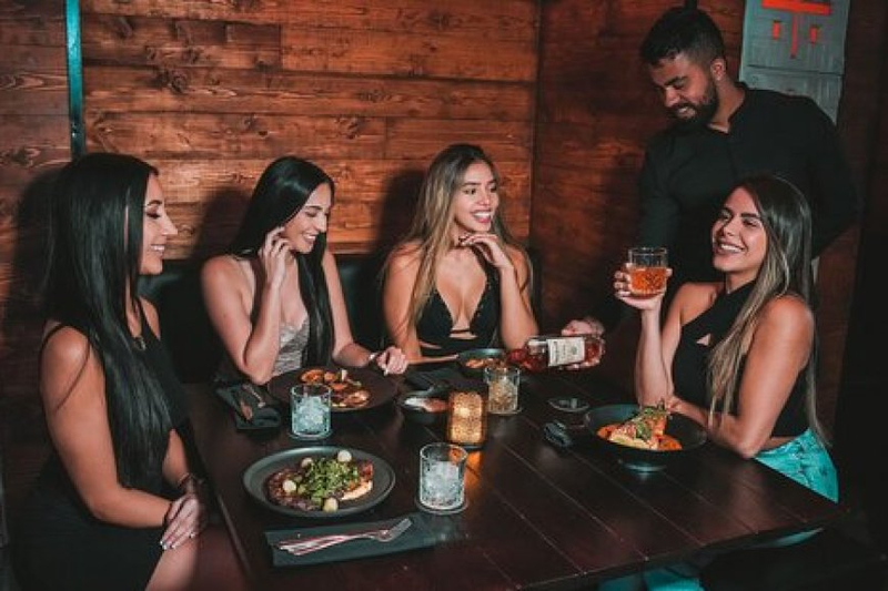 Wynwood's Best Bars : Revolutionizing Nightlife with Drinks and Food