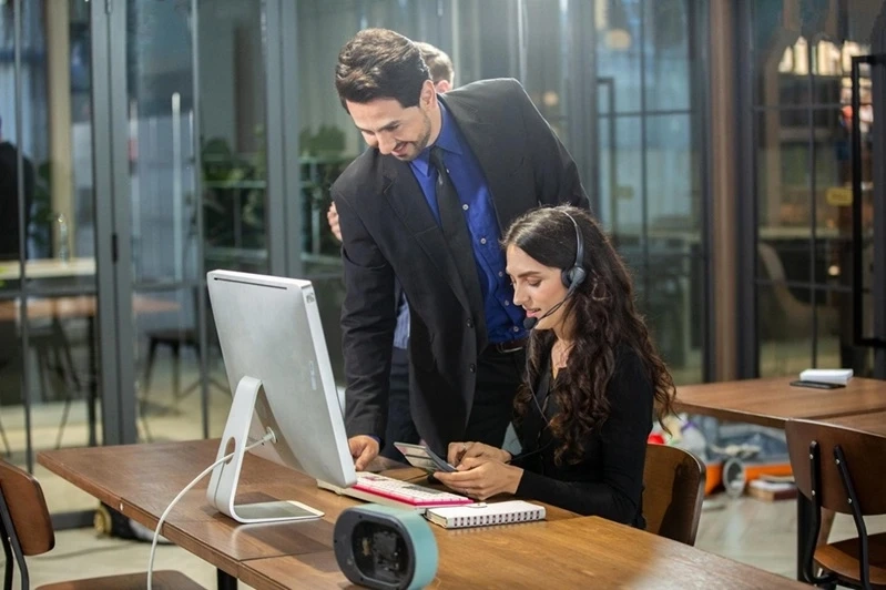 Top Customer Service Skills Every Employee Needs to Deliver Exceptional Experiences