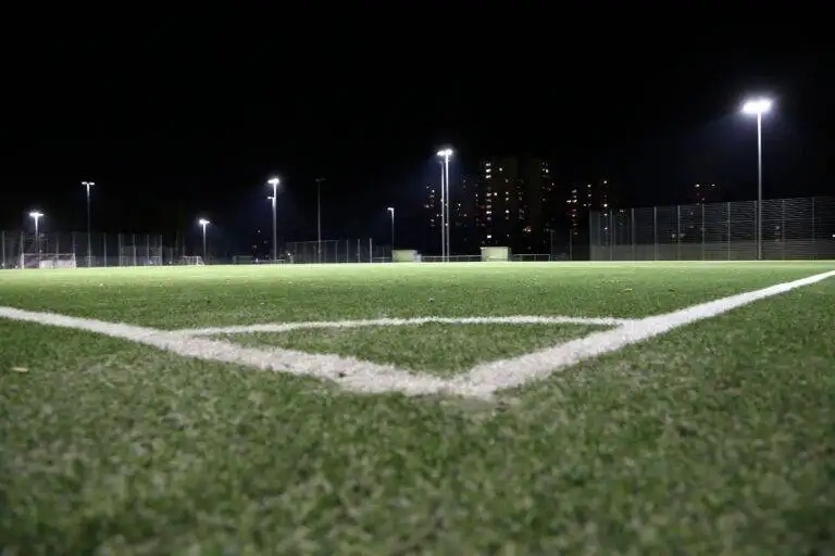 What Makes Stadium Lighting Effective for Night Matches?