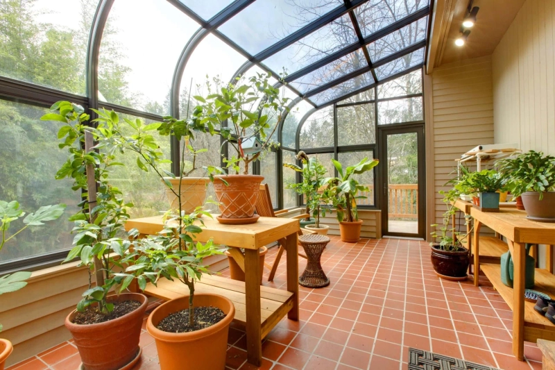 7 Benefits of a Solarium to Discover