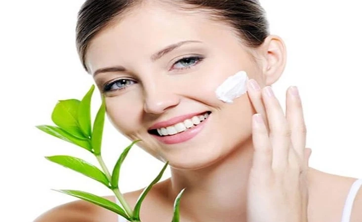 5 natural ways to keep face and neck tight