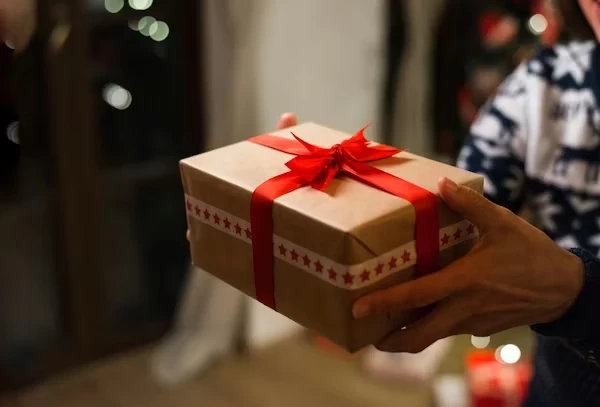 Thoughtful Holiday Gift Ideas That Make a Lasting Impression
