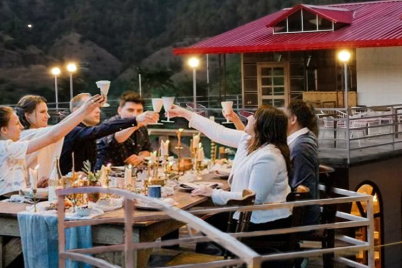 How to Find the Best Luxury Resorts in Shimla to Stay With Friends