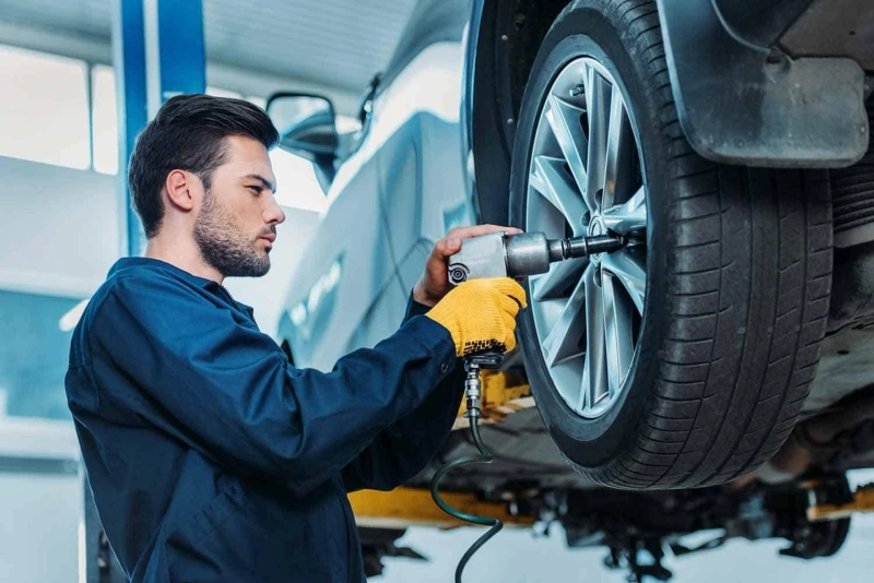 Optimize Your Driving Experience: Choosing the Right Tires and Ensuring Suspension Health