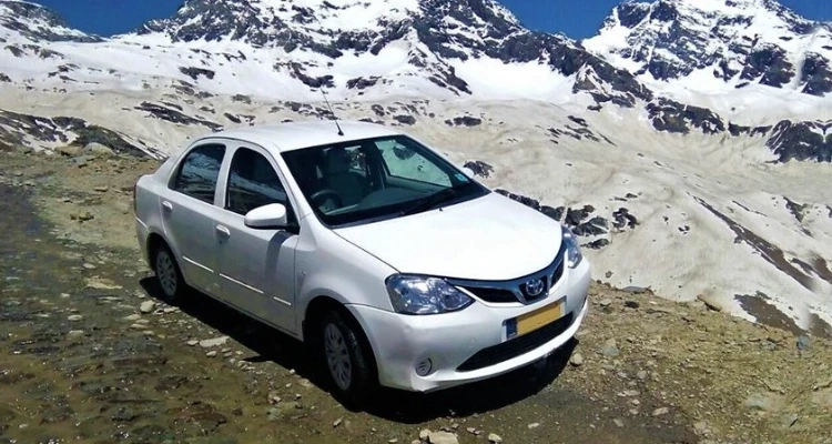 Taxi Service in Mohali for Airport Transfers and Corporate Travel