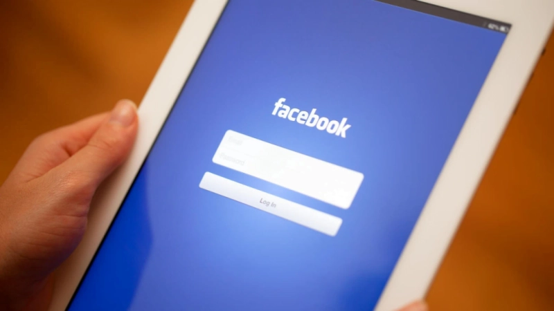 "Facebook" surpasses YouTube, becoming number 1 in the world's most popular social media.