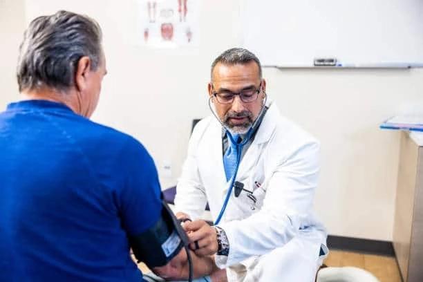 What Can a Holistic Health Clinic Offer You?