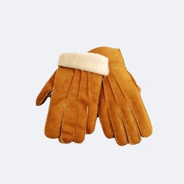 Stay Warm Outdoors: The Benefits of Men’s and Women’s Sheepskin Gloves