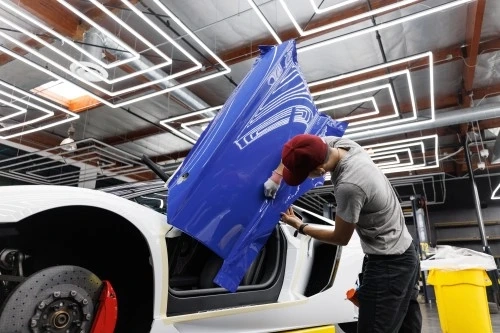 Protect and Advertize: How Vinyl Wrapping Service Benefits Your Brand in Dubai