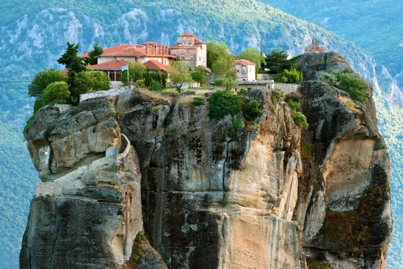 How to Acquire Permanent Residency in Greece Through Investment