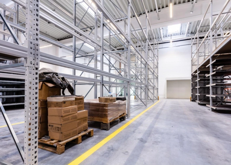 Maximizing Efficiency and Safety with Bar Racks in Warehouse Logistics