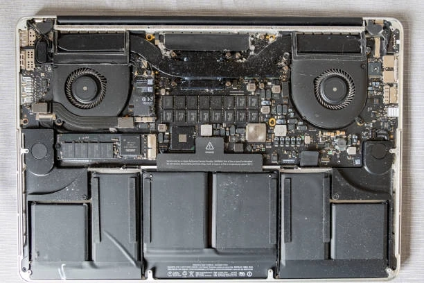 Maximize Performance with MacBook Battery Replacement