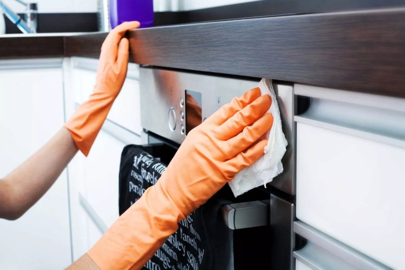 HOW TO MAINTAIN YOUR OVEN?