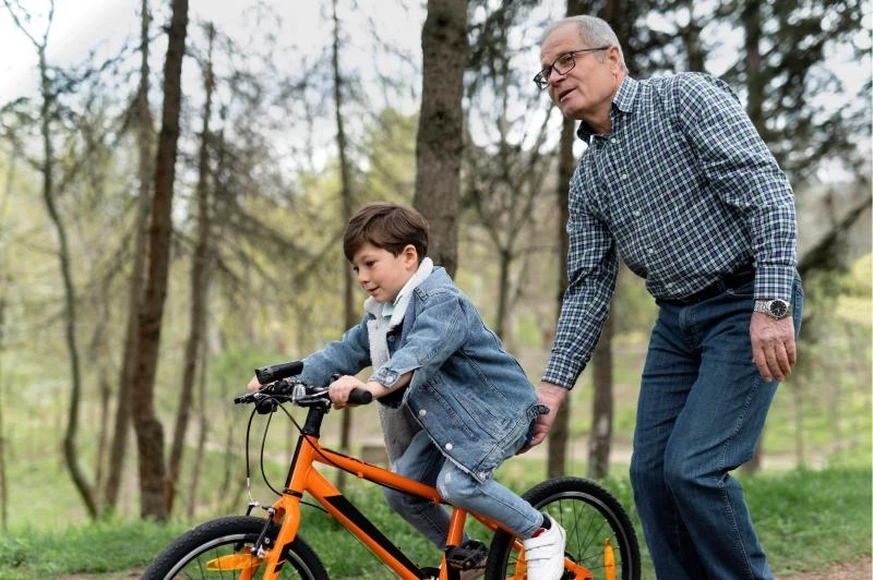 How to integrate grandparents into children's life