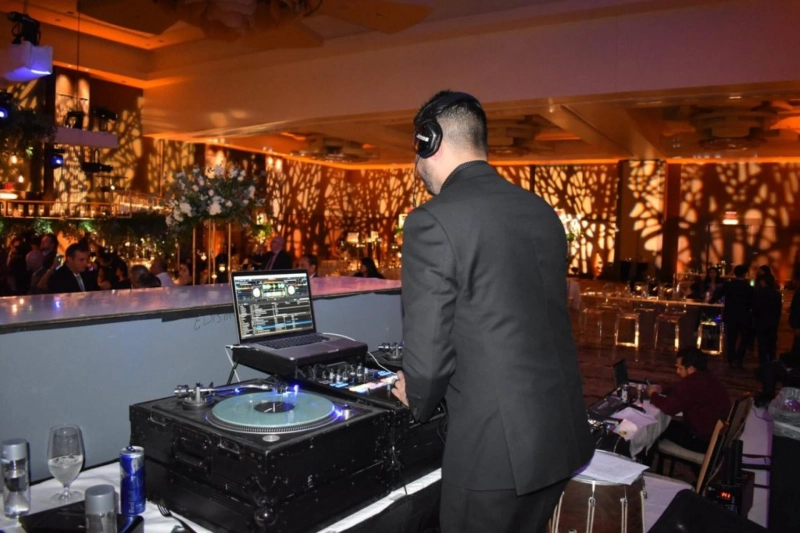 Best Tips for an Unforgettable Party DJ Experience