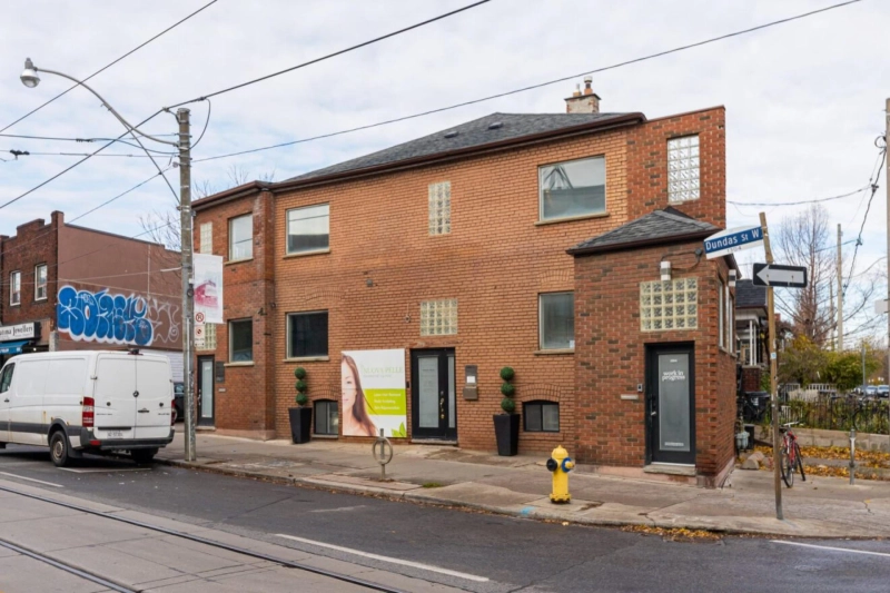 How Property Management Services in Oakwood Village Screen Tenants for Long-Term Success?