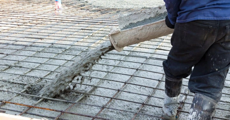 How Pouring Methods Differ Between Indoor and Outdoor Concrete Jobs