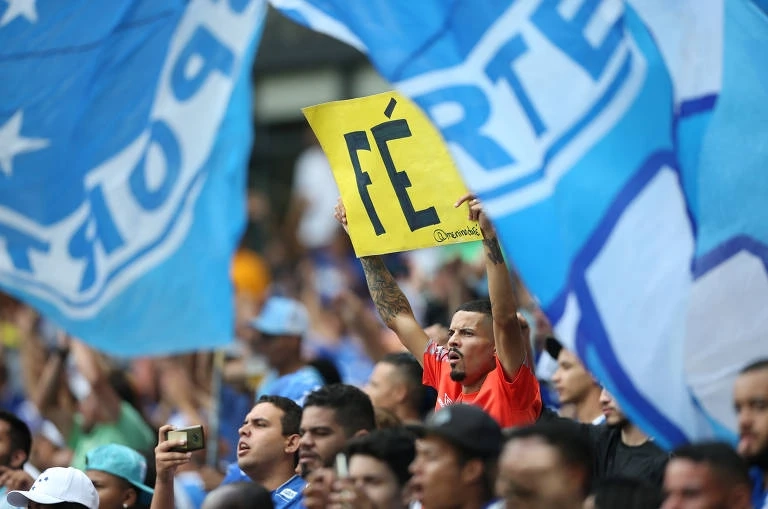 Fifa pune Cruzeiro por dívida, e clube começará Série B com menos 6 pontos