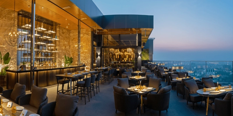 Unveiling the Charm of Rooftop Cafes: Elevate Your Dining Experience